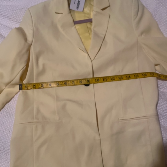 COLLUSION Longline Blazer in Yellow - Picture 5 of 7